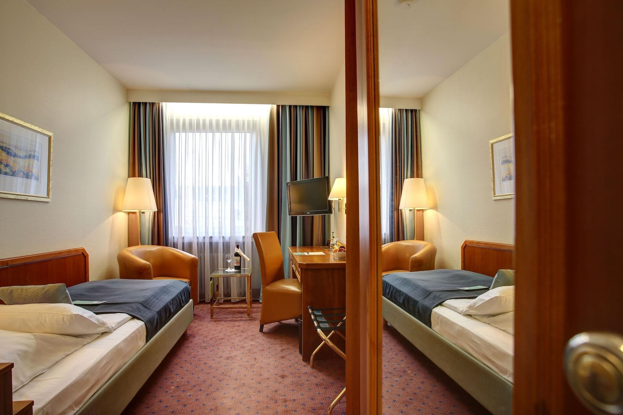 Trip Inn Hotel Esplanade, Duesseldorf Экстерьер фото