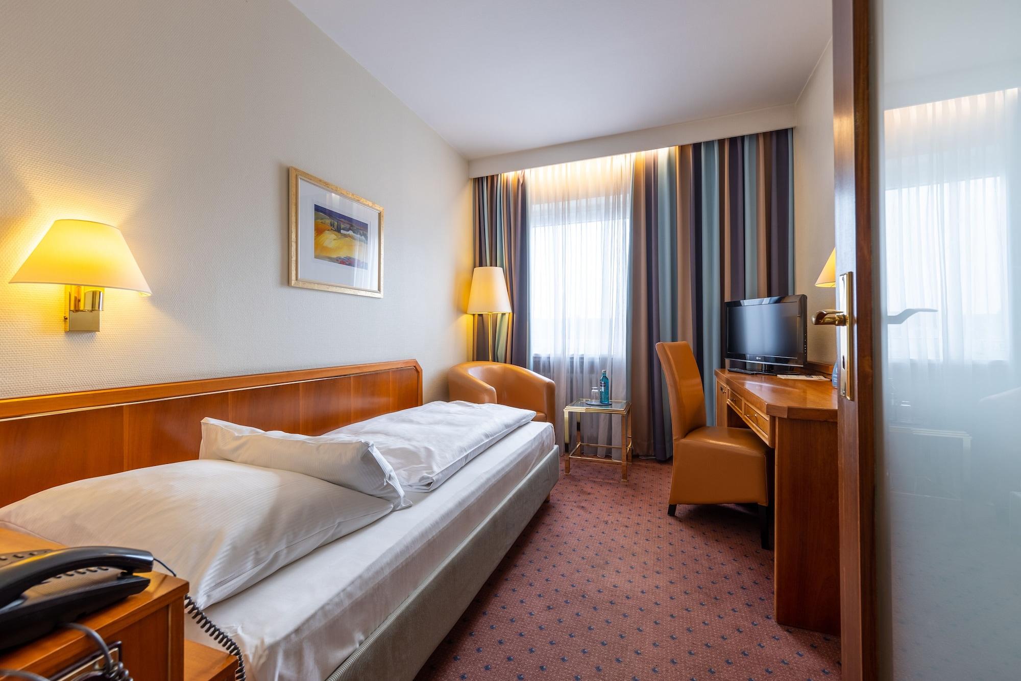 Trip Inn Hotel Esplanade, Duesseldorf Экстерьер фото