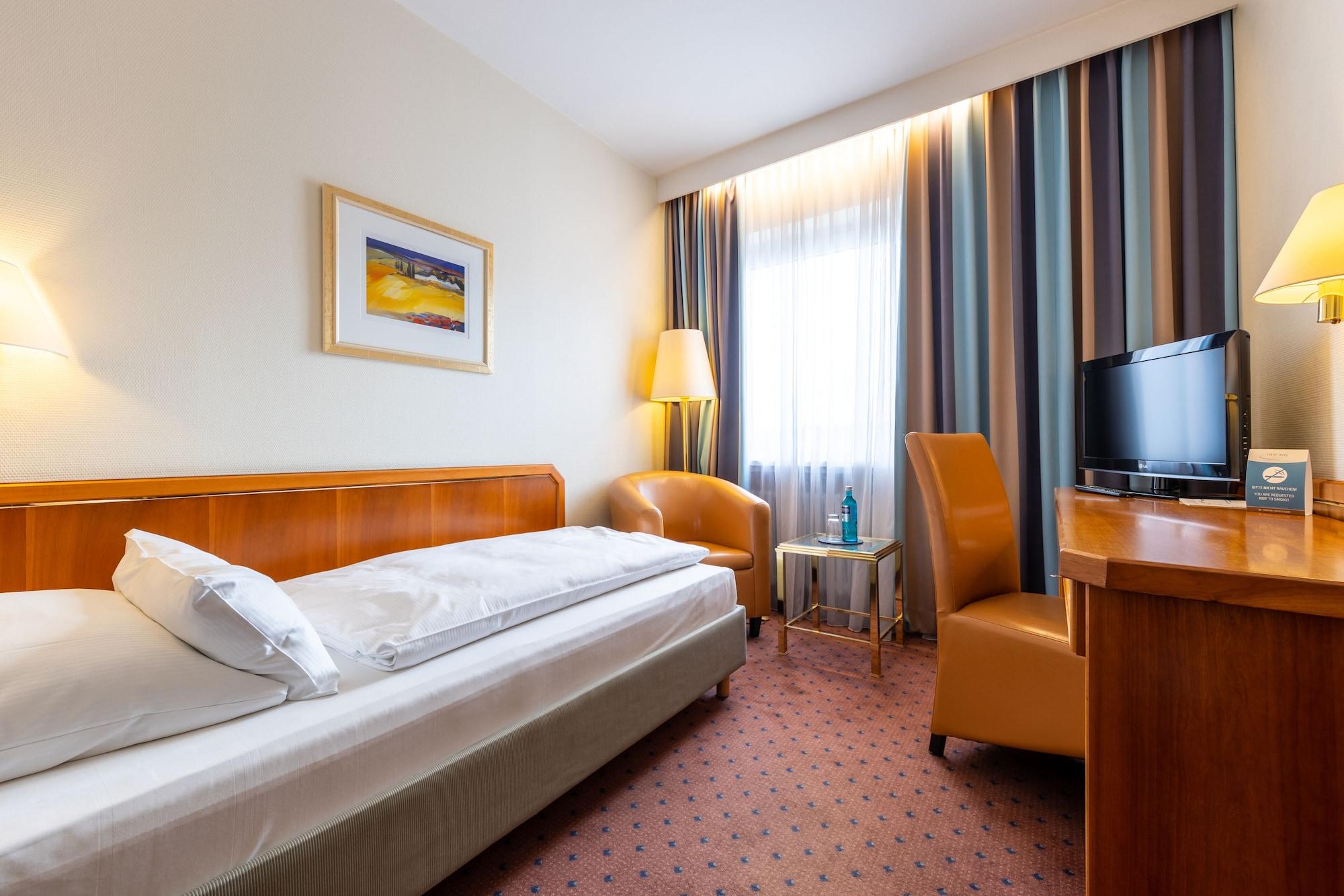 Trip Inn Hotel Esplanade, Duesseldorf Экстерьер фото