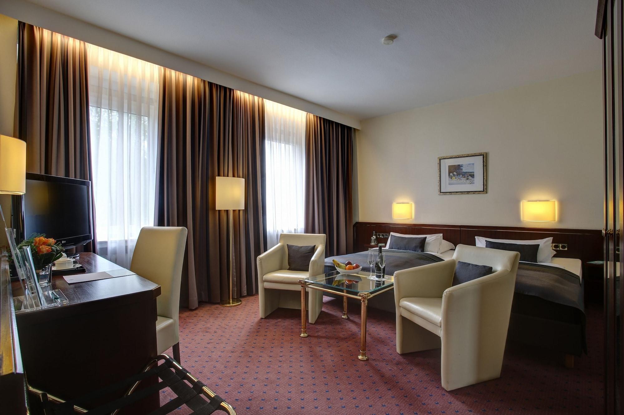 Trip Inn Hotel Esplanade, Duesseldorf Экстерьер фото