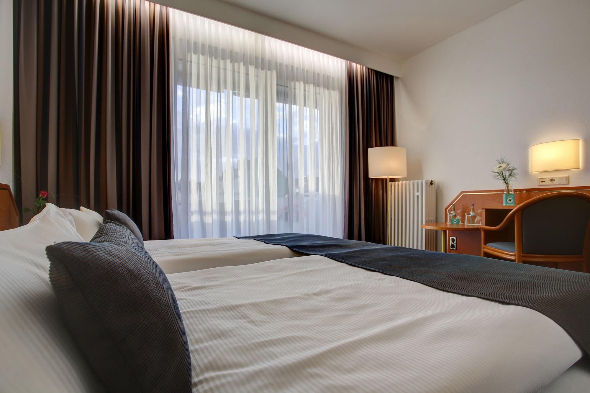 Trip Inn Hotel Esplanade, Duesseldorf Экстерьер фото