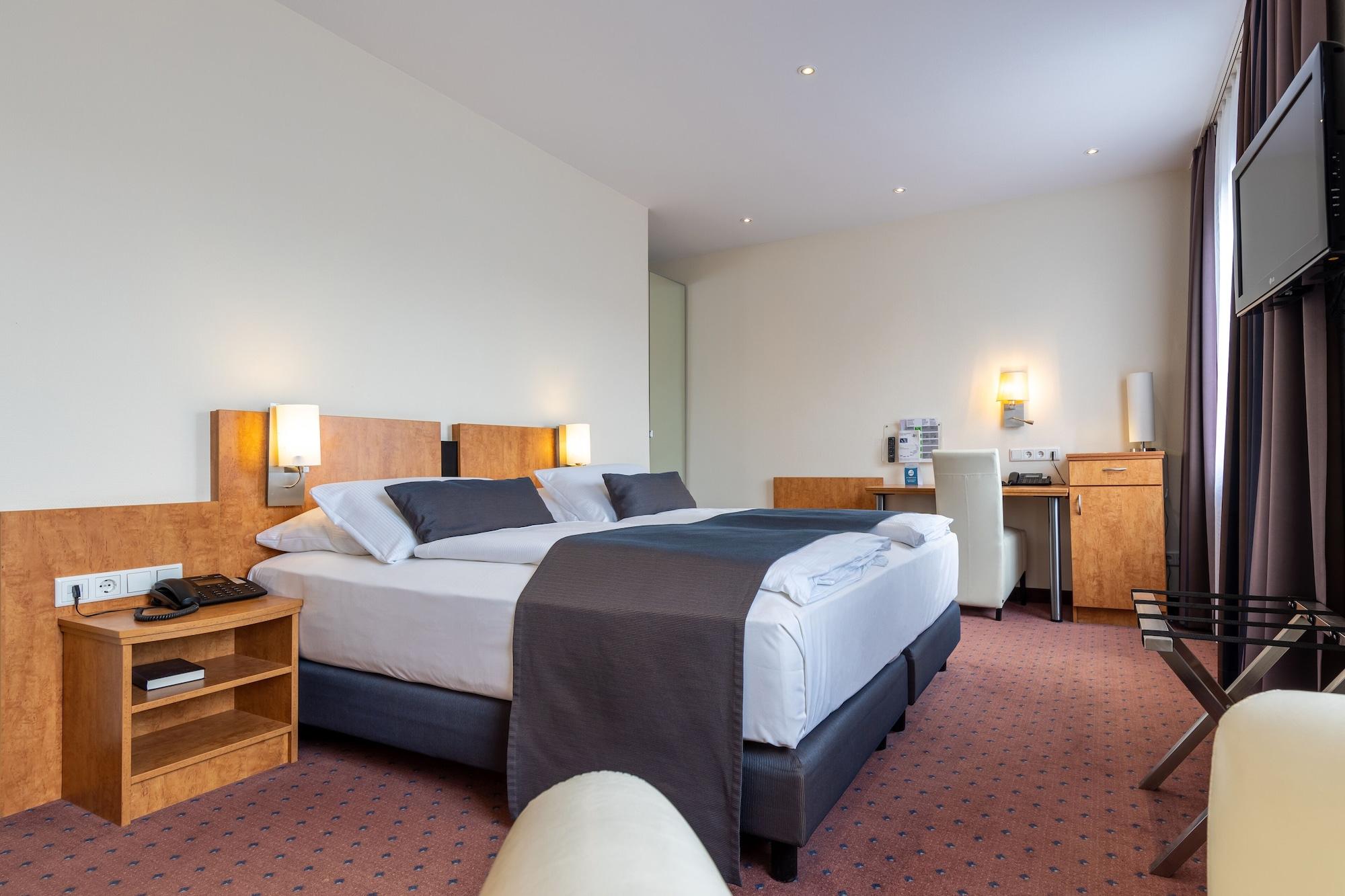 Trip Inn Hotel Esplanade, Duesseldorf Экстерьер фото