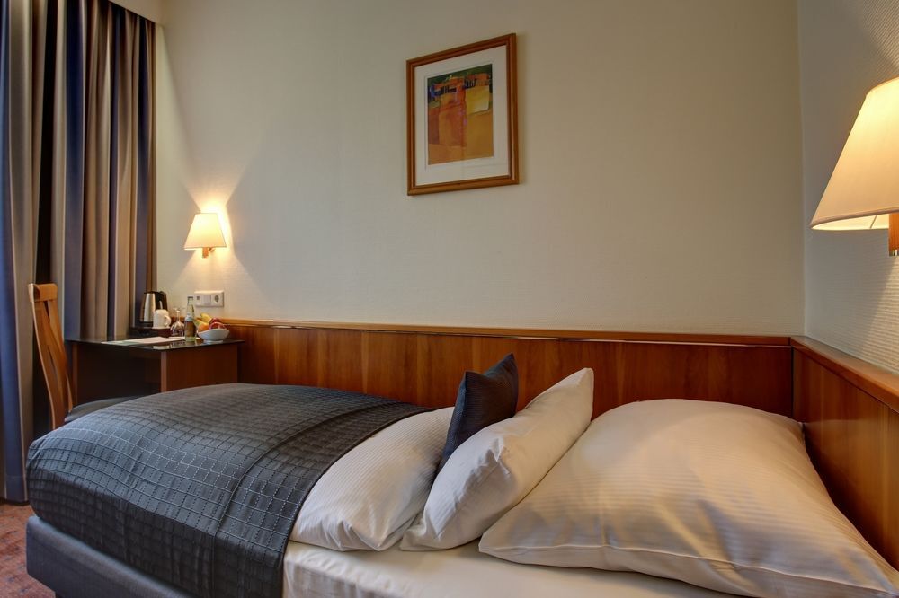 Trip Inn Hotel Esplanade, Duesseldorf Экстерьер фото